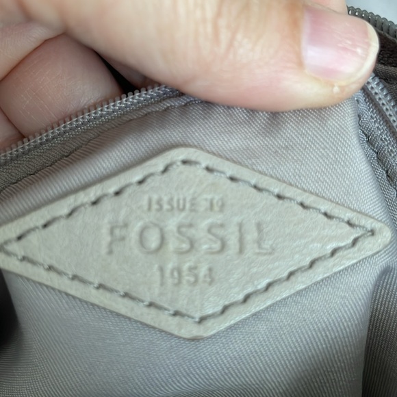 Fossil leather crossbody purse. Taupe in good used condition. - Picture 11 of 11
